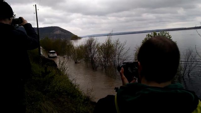 Hover H3 плавает в Волге смотреть онлайн