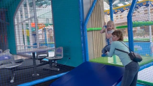 Детский развлекательный центр Ёж город Ставрополь, батуты, тарзанка, боулинг смотреть онлайн