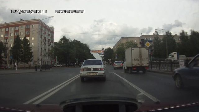 хонда на встречке смотреть онлайн