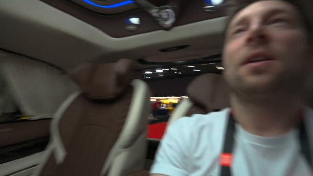 În Interiorul Salonului Auto de la Geneva 2024 - Tur Exclusiv & Primele Impresii! смотреть онлайн
