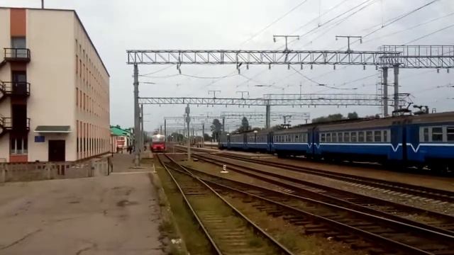 Электропоезда ЭР9Тм-801 «Евгений Володько» на Жлобин и ЭР9Е-605 на Осиповичи смотреть онлайн
