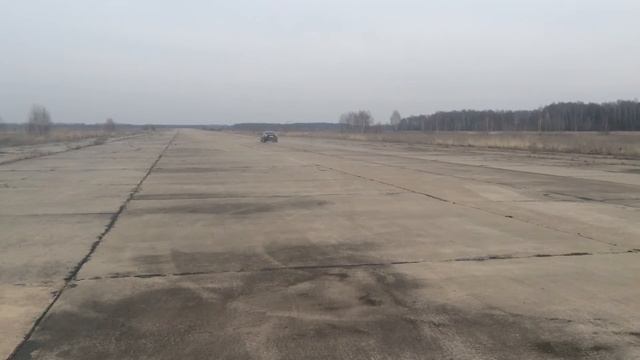 Ауди А4 1.8ТQ. Разгон с места, другой ракурс! смотреть онлайн