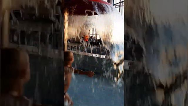 Ходили семьёй в аквапарк))) смотреть онлайн