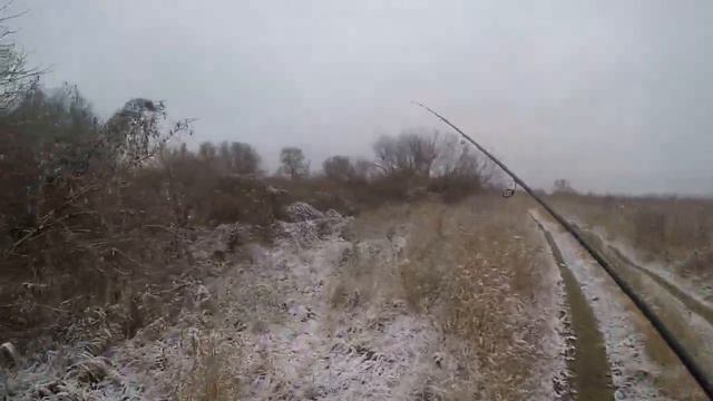 ЩУКА В НОЯБРЕ. Малые реки Подмосковья. смотреть онлайн