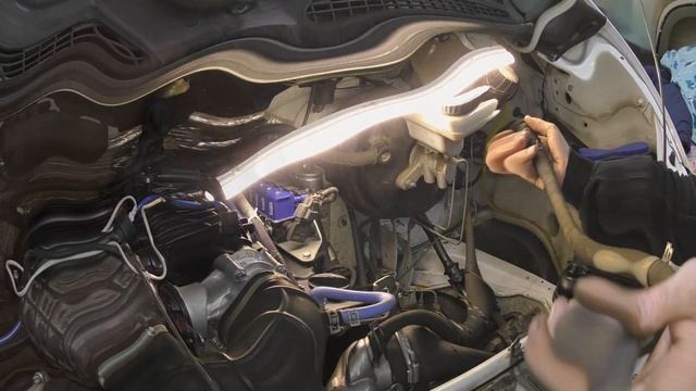 Газель - замена патрубков, расширительного бачка, замена антифриза!!! Пробег 33500км. смотреть онлайн