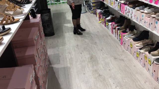 VLOG-winkelen met een vriend Lana😊België🇧🇪 смотреть онлайн