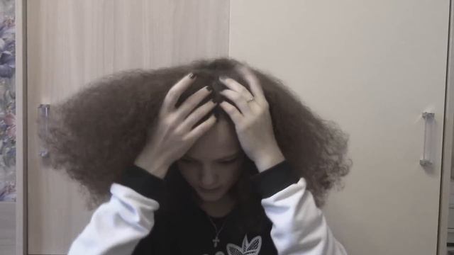 ЧТО ЗНАЧИТ "ИМЕТЬ КУДРЯВЫЕ ВОЛОСЫ" | КАК ИХ ВЫПРЯМИТЬ смотреть онлайн