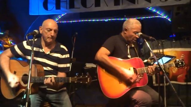 Phil Bartlett and Christian Desarmes - an original song called "Robert Johnson" смотреть онлайн