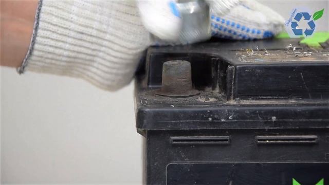 Чем чистить клеммы и токовыводы аккумулятора и зачем это нужно? смотреть онлайн