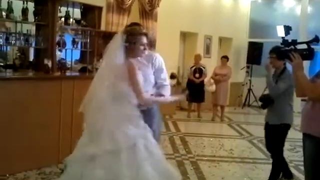 Красивый Свадебный Танец! смотреть онлайн