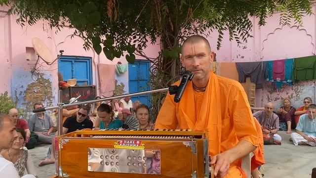 Радха кунда. Ананда Вардхана Свами