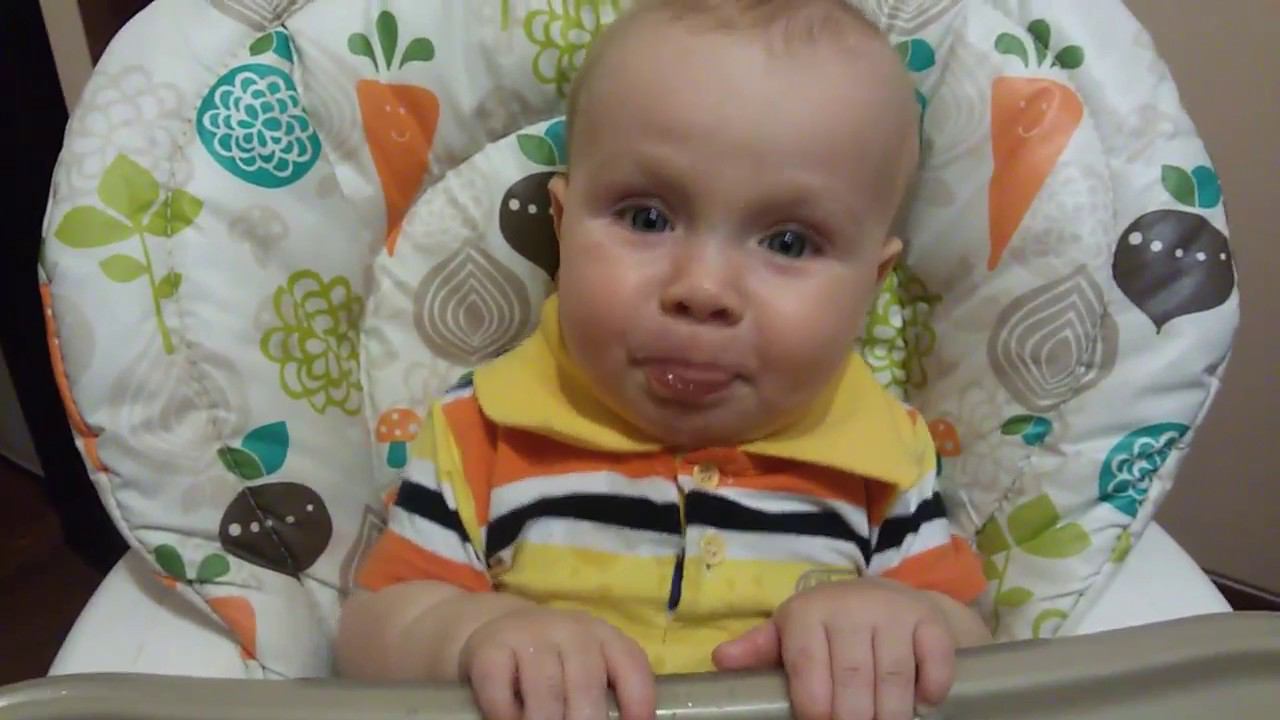 Ребенок плюется что делать