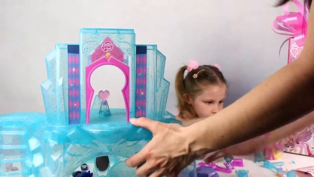Хрустальный Замок Кейденс и Фларри Харт Crystal Empire Castle Май Литл Пони смотреть онлайн