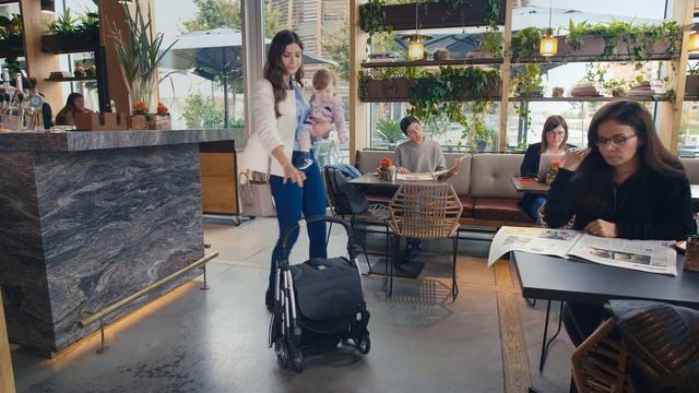 Goody Plus, il passeggino che si chiude da solo смотреть онлайн