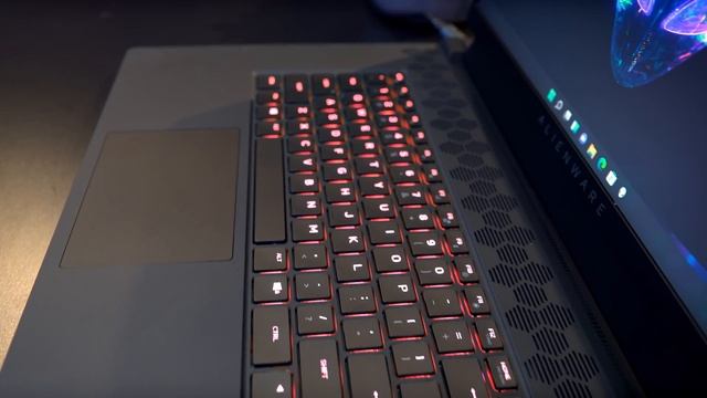 Alienware m17 R5 - World's Most Powerful 17-Inch AMD Advantage Laptop | Alienware Declassified смотреть онлайн