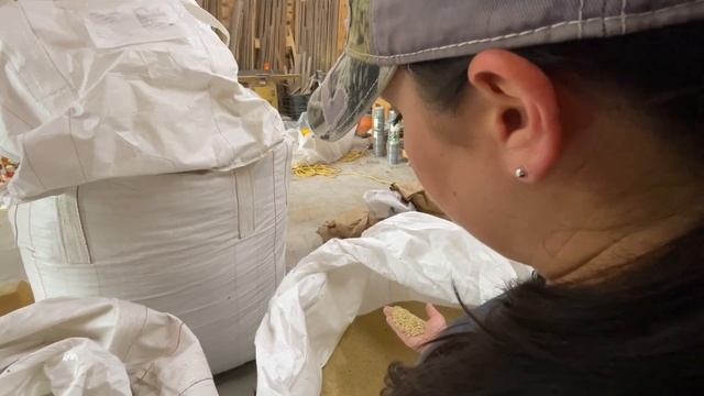 Farmers in Tampa Bay Area react to lab generated chicken смотреть онлайн