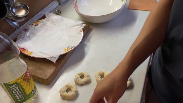 Пончики или пышки как правильно? Истина где-то рядом. Вкусный, простой и не полезный завтрак) смотреть онлайн