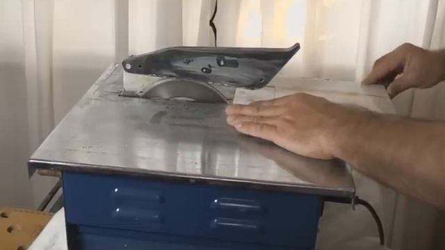 Різання плитки ручним і електричним плиткорізом смотреть онлайн
