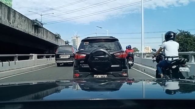 UNIVERSITY PART DOWN TO EDSA AYALA смотреть онлайн