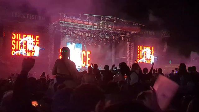 Sam Fender Live - 17 And Under (Truck Festival 2022) смотреть онлайн