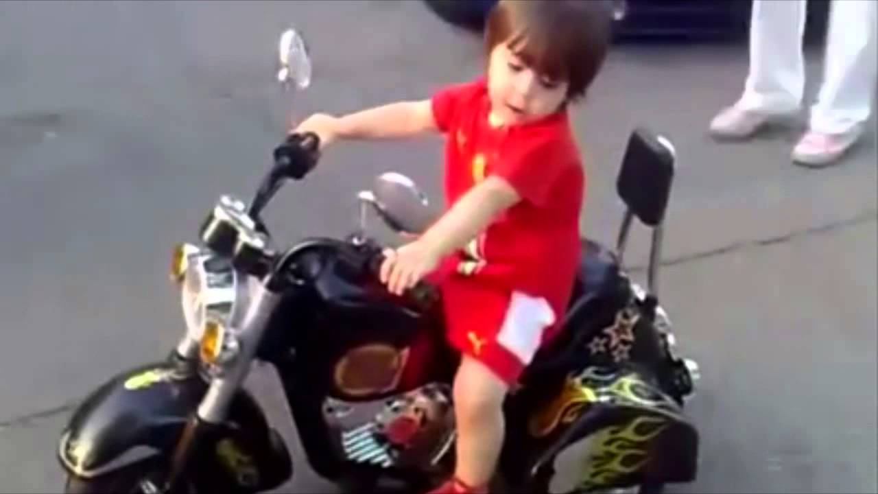 Детский электромотоцикл "Harley Davidson" смотреть онлайн