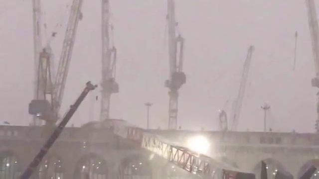 Падение крана в Мекке 11.09.2015 ll Mekka ll Mecca смотреть онлайн