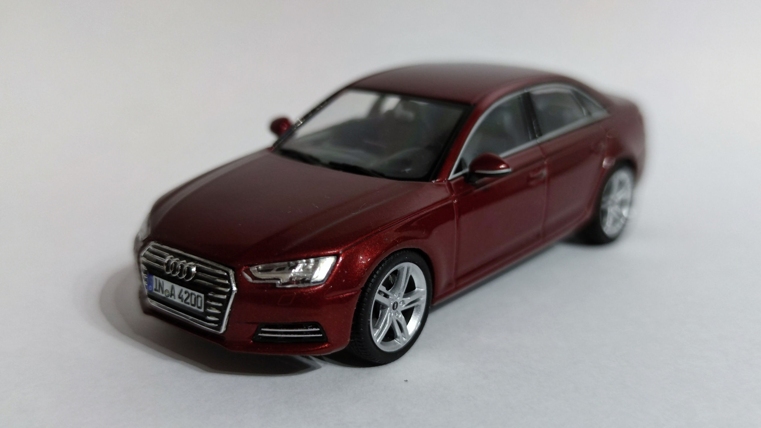 1/43 Audi. №15 Audi A4 (B9).
