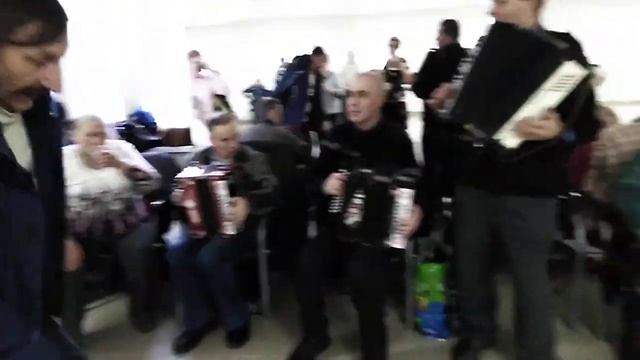 Парк Кузьминки танцы и песни под гармонь 08.03.2019 смотреть онлайн