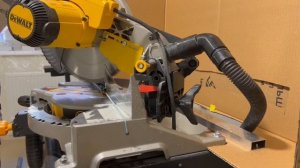 Как правильно пилить алюминиевые заготовки на торцовочной пиле . #dewalt  #торцовка #натяжныепотолк