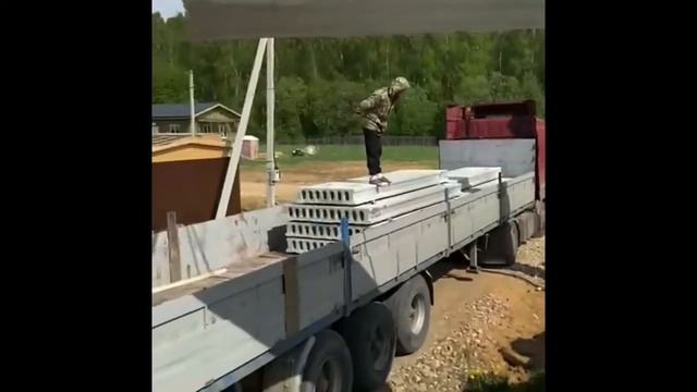 Доставка и разгрузка плит перекрытий ПБ от компании ДСК-Столица! смотреть онлайн