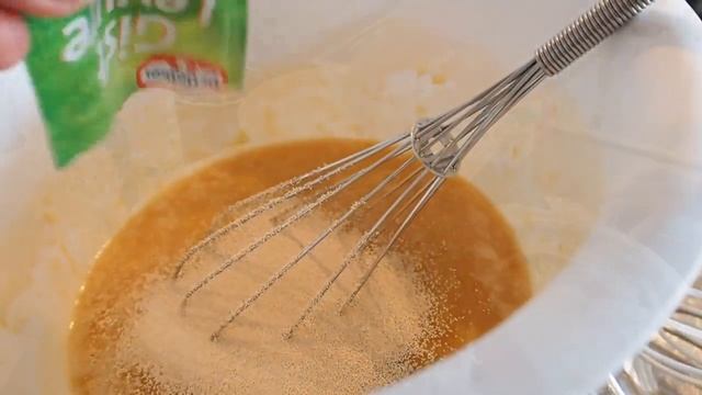 BAKING WITH A TODDLER CHALLENGE | FILIPINO - DUTCH FAMILY BONDING | EASY BANANA CAKE RECIPE