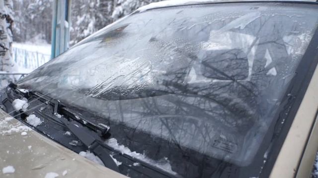 А сейчас речь пойдет о сезонном — незамерзающей жидкости. Стоит обращать внимание на ее качество