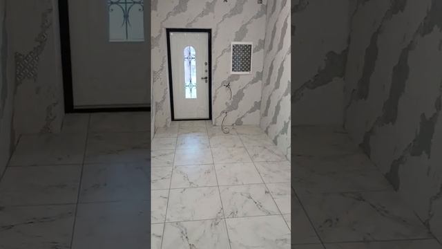 Красивый коридор в частном доме/Обалденные обои/Стильный пол/