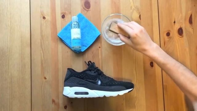 Узнай как почистить обувь без мыла! SOLEMATE - почистить обувь дома легко... смотреть онлайн
