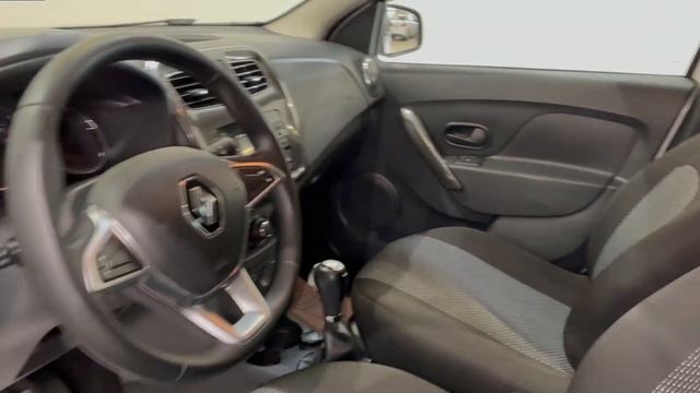 Renault Sandero Stepway смотреть онлайн