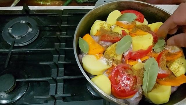 Мясо кролика тушёное в овощах в духовке . Бабушкин рецепт смотреть онлайн