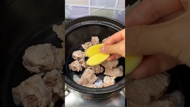 这么好喝又鲜美的玉米排骨汤，你确定不要试试吗？