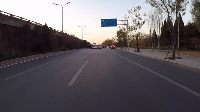Ride my motorcycle to Chaoyang Joy City смотреть онлайн