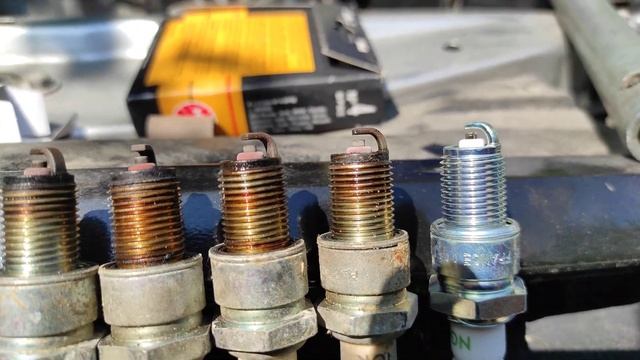 Замена свечей через 6 лет NGK на NGK и не прогадал купил случайно самые надежные свечи за 600 рубле смотреть онлайн