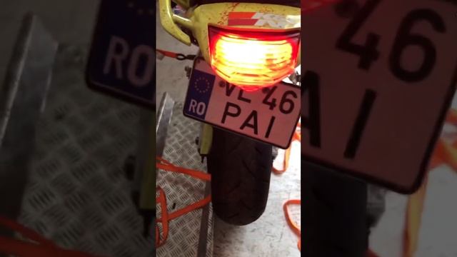 Tail light and signal Yamaha FZ6 смотреть онлайн