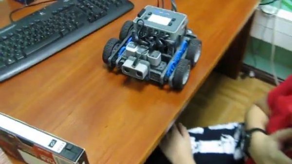 Мастер-класс Рони по созданию программ в среде MODKIT для робота VEX IQ.