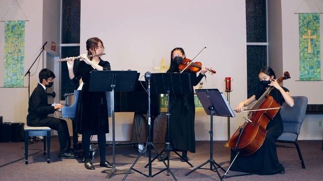 Dvorak Bagatelles Op. 47 in G Minor смотреть онлайн