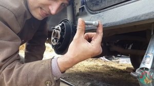 Замена шпилек на задних колесах машины.Toyota и других марок.(Популярная версия)