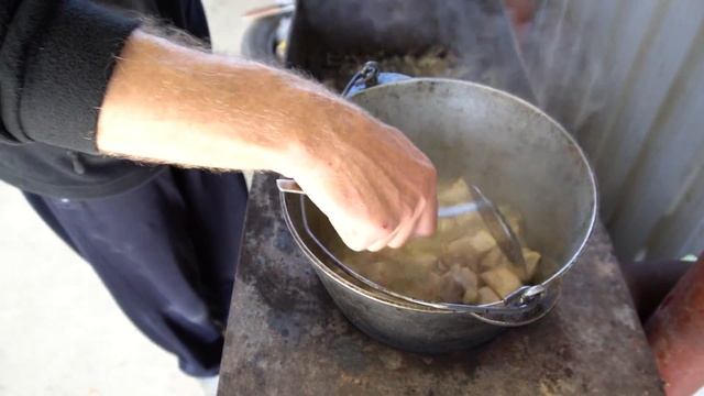 Как приготовить плов из свинины / UP FOOD смотреть онлайн