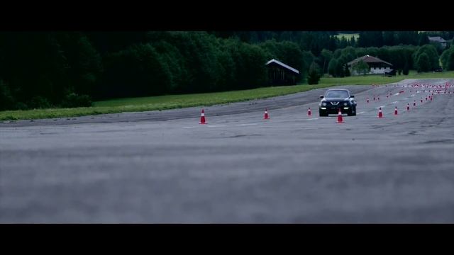 See the Nissan Juke-R 2.0 in action смотреть онлайн