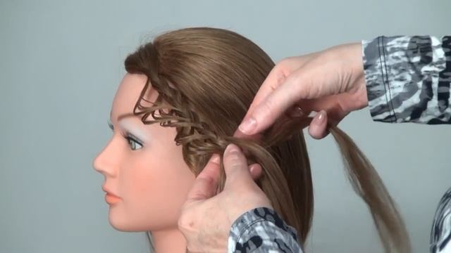 Плетение ажурной косички на длинные волосы. Braided hairstyle смотреть онлайн