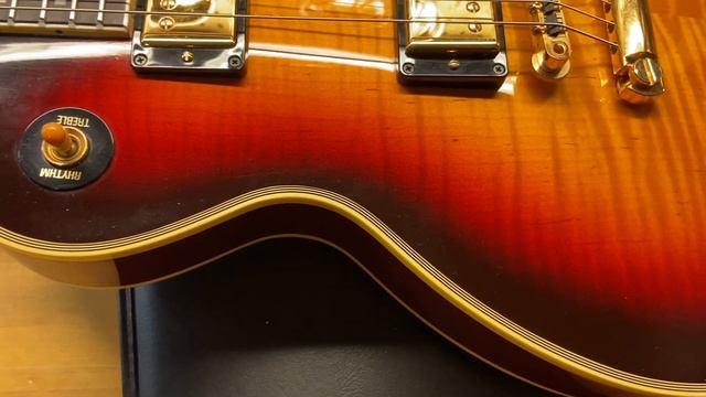 2004 Gibson Custom Shop '68 Reissue Les Paul Custom Figured Tri Burst смотреть онлайн