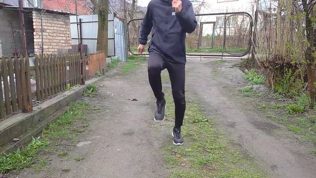 Разножка в движении  с крестный в движении прыжки на месте по минутно  барьерное упражнение  ус