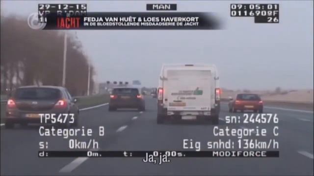 AUTO-MONTEUR WEET NIET DAT ZIJN UITLAAT KAPOT IS! | Wegmisbruikers смотреть онлайн