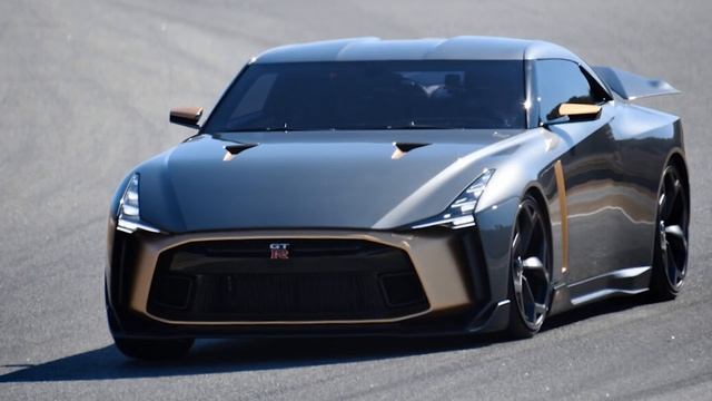 A New Nissan GTR Is Coming to Town!!! смотреть онлайн